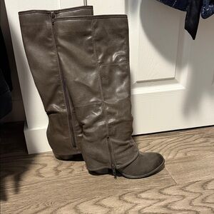 Fergalicious Dark Brown/Gray Boots